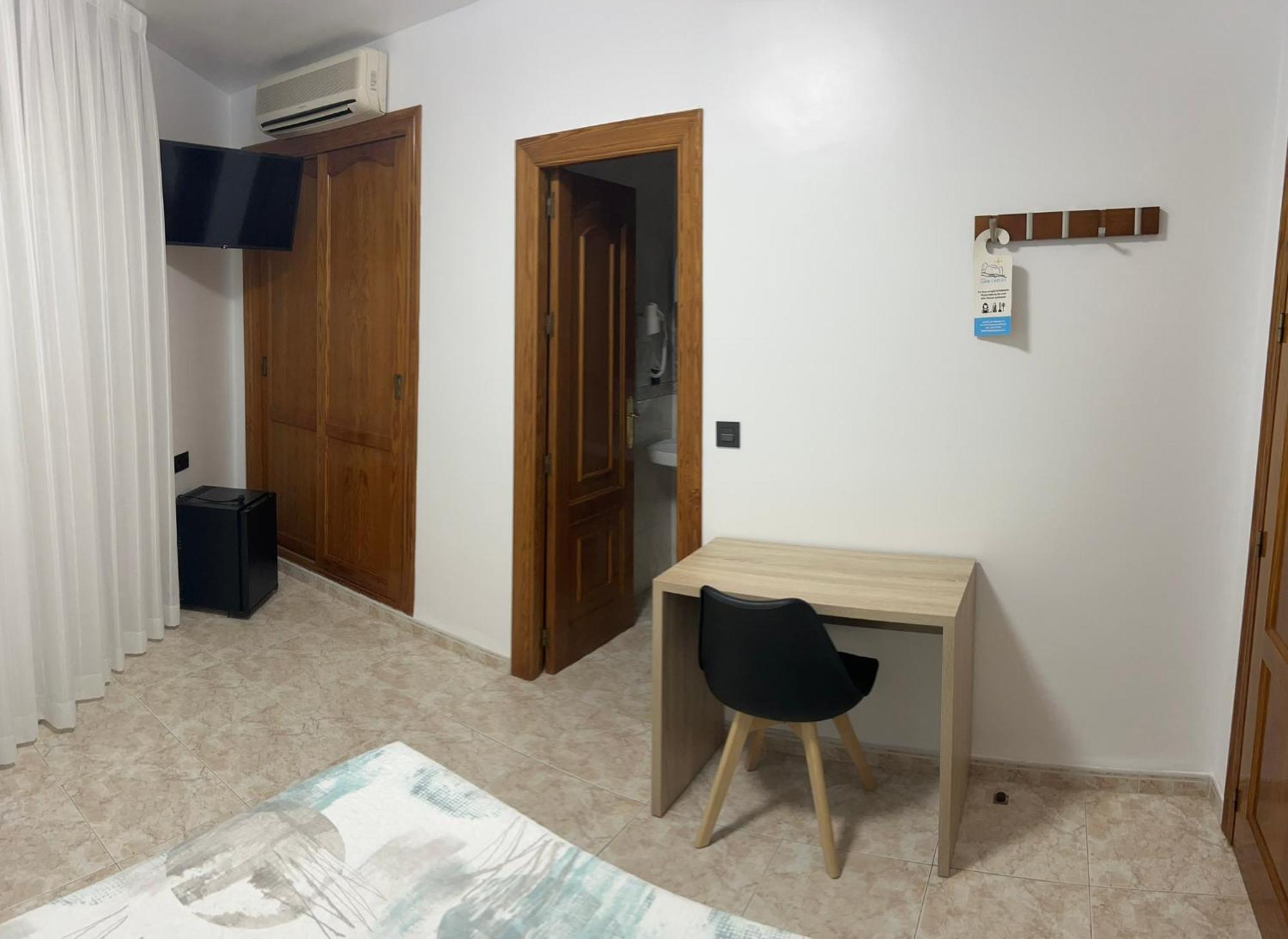 Hostal Juan Carlos Карбонерас Екстер'єр фото